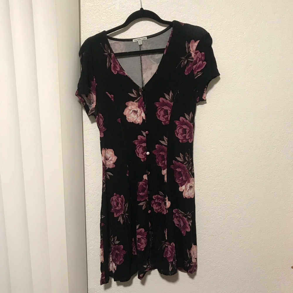 SUPER cute floral dress!